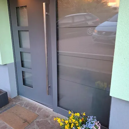 Rhoenblick- Ruhig Und Mit Traumhafter Aussicht Appartamento *